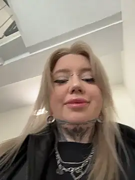 Snapshot of Chiibi chatting on 03.28.26 Chiibi online show from 03.28.26