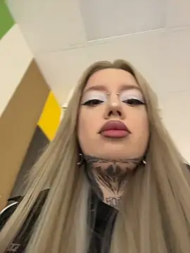 Snapshot of Chiibi chatting on 03.30.26 Chiibi online show from 03.30.26