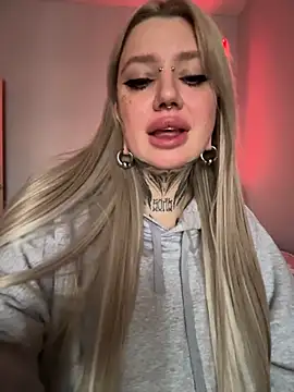 Snapshot of Chiibi chatting on 04.03.26 Chiibi online show from 04.03.26