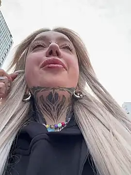 Snapshot of Chiibi chatting on 04.15.26 Chiibi online show from 04.15.26