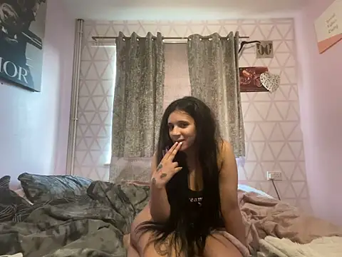 RavenNoirr online show from 04.04.26