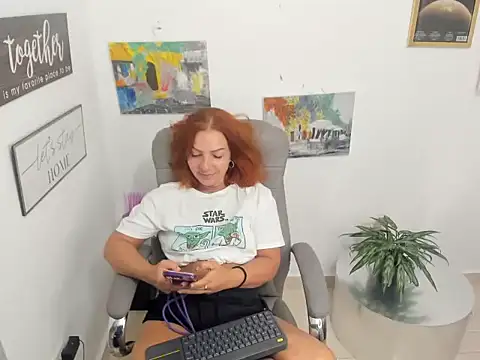 Snapshot of -gala_ chatting on 02.27.26 -gala online show from 02.27.26