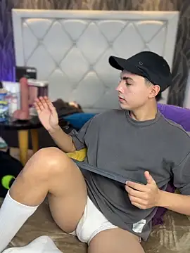 Snapshot of Samu_Hott chatting on 02.12.26 Samu Hott online show from 02.12.26