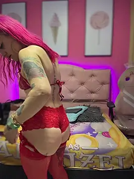 Snapshot of Karolaiin_LS chatting on 02.25.26 Karolaiin LS online show from 02.25.26