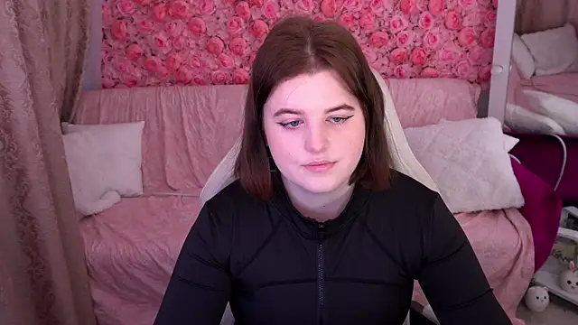 Snapshot of KristiFoxy chatting on 03.04.26 KristiFoxy online show from 03.04.26