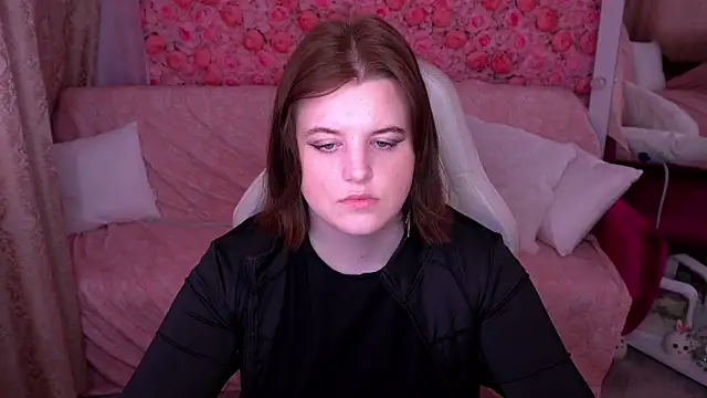 Snapshot of KristiFoxy chatting on 03.11.26 KristiFoxy online show from 03.11.26