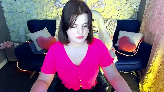 Snapshot of KristiFoxy chatting on 03.23.26 KristiFoxy online show from 03.23.26