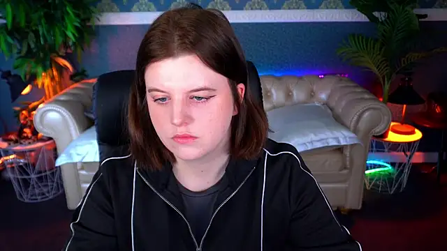 Snapshot of KristiFoxy chatting on 04.12.26 KristiFoxy online show from 04.12.26