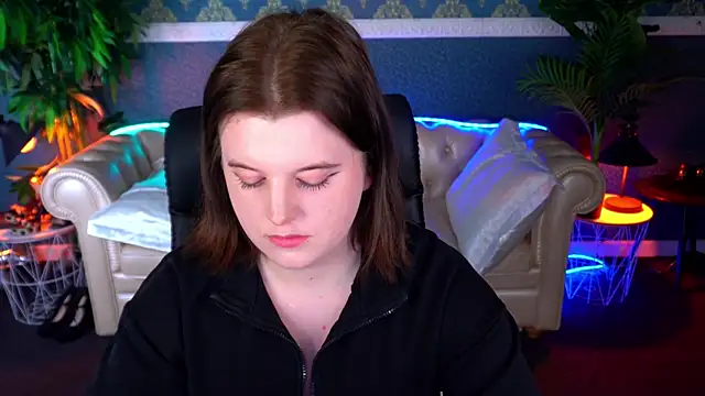 Snapshot of KristiFoxy chatting on 04.15.26 KristiFoxy online show from 04.15.26