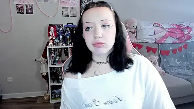 MollysLand online show from 03.19.26