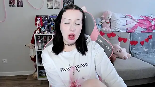 MollysLand online show from 03.23.26