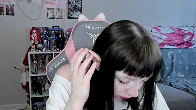 MollysLand online show from 05.04.26