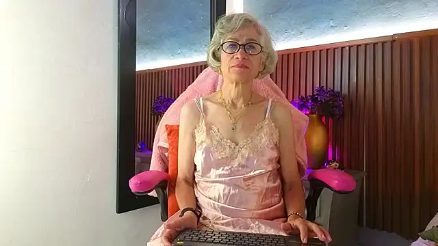 Snapshot of miss_monserrate01 chatting on 02.26.26 miss monserrate01 online show from 02.26.26