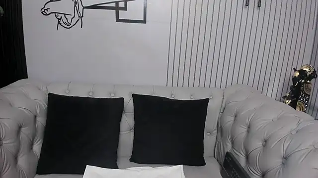 Snapshot of sophie_bonny chatting on 02.14.26 sophie bonny online show from 02.14.26