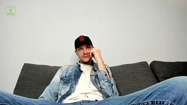 Snapshot of Deymond_Russo chatting on 02.22.26 Deymond Russo online show from 02.22.26