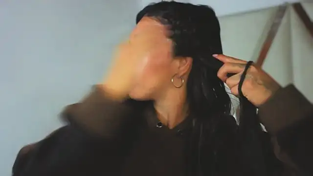 MeelFox online show from 04.11.26