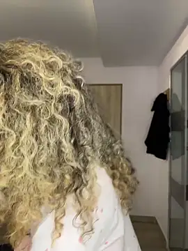 Maddy Beluci online show from 04.11.26
