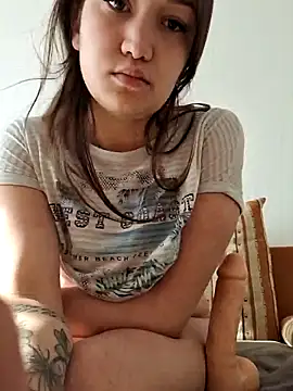 RoxyWeb18 online show from 04.15.26