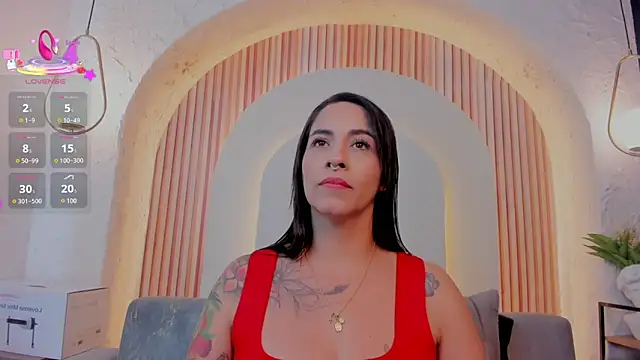 violet scott  online show from 04.15.26