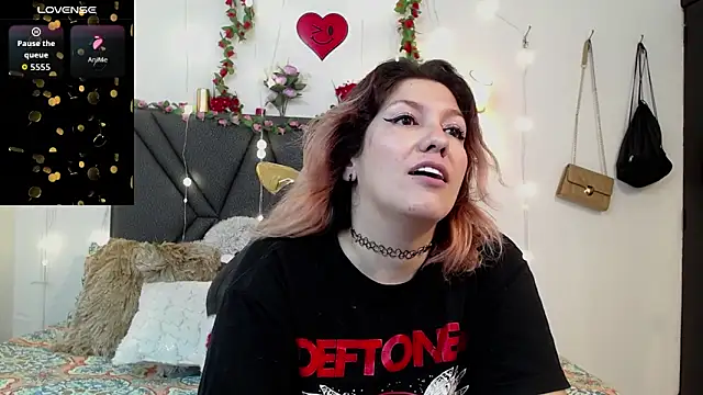Snapshot of Sharma_Amayra chatting on 05.12.26 Sharma Amayra online show from 05.12.26