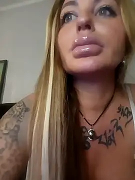 MiaMooly online show from 11.10.25