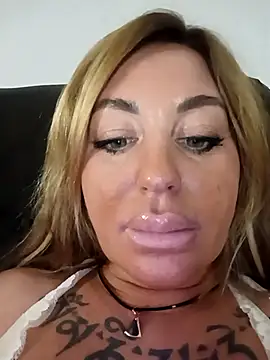 MiaMooly online show from 12.13.25