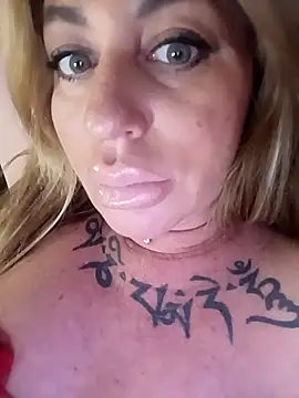 MiaMooly online show from 04.17.26