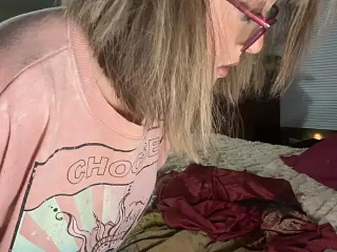 Snapshot of BrookiesLife chatting on 02.15.26 BrookiesLife online show from 02.15.26