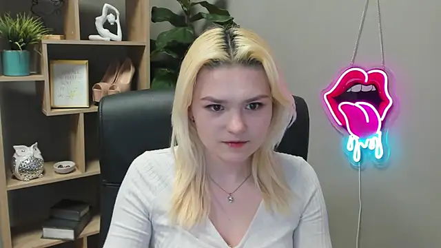 Snapshot of SweetLilyxo chatting on 03.09.26 SweetLilyxo online show from 03.09.26