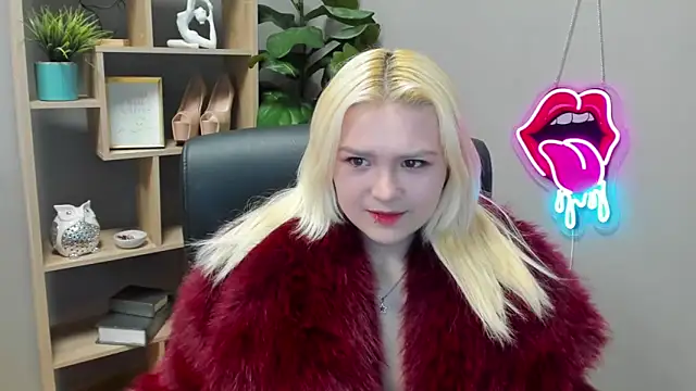 Snapshot of SweetLilyxo chatting on 04.01.26 SweetLilyxo online show from 04.01.26