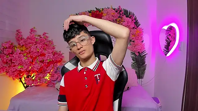 Patrick Howland  online show from 04.08.26