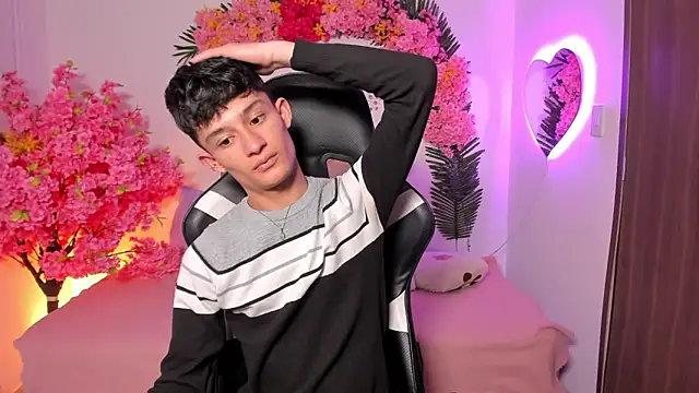 Patrick Howland  online show from 04.11.26