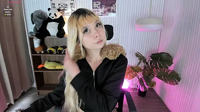 Laukyubey1 online show from 03.17.26