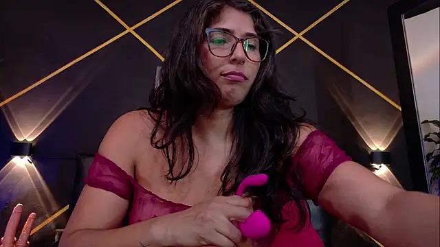 Snapshot of serena_kournikova chatting on 02.25.26 serena kournikova online show from 02.25.26