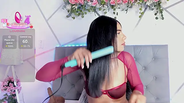 Snapshot of Khloe_Rosee chatting on 02.07.26 Khloe Rosee online show from 02.07.26