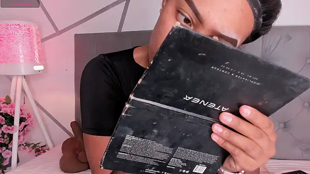 Snapshot of Khloe_Rosee chatting on 02.25.26 Khloe Rosee online show from 02.25.26