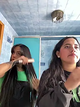 Snapshot of Annie_Alicee chatting on 04.01.26 Annie Alicee online show from 04.01.26