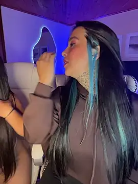 Snapshot of Annie_Alicee chatting on 04.07.26 Annie Alicee online show from 04.07.26