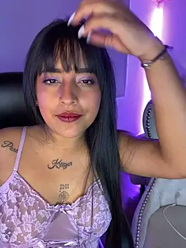 Snapshot of Annie_Alicee chatting on 04.16.26 Annie Alicee online show from 04.16.26