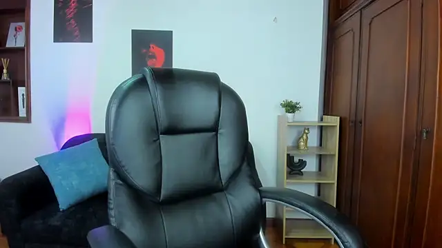 PamelaQueen  online show from 07.04.26
