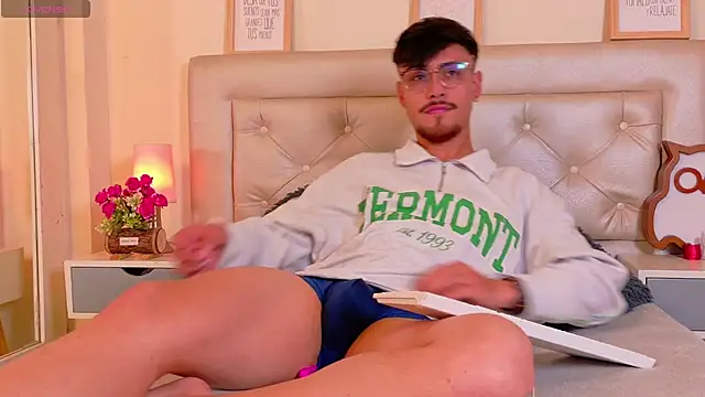 Snapshot of Aiden_Gray chatting on 02.27.26 Aiden Gray online show from 02.27.26