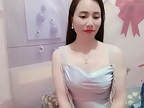 Snapshot of Hello-Kitty001 chatting on 03.05.26 Hello-Kitty001 online show from 03.05.26