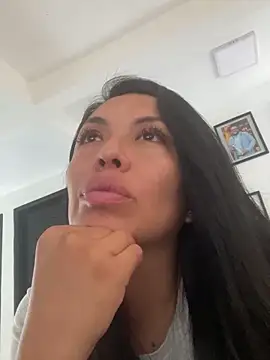 Snapshot of Emma_Sanz__ chatting on 04.10.26 Emma Sanz online show from 04.10.26