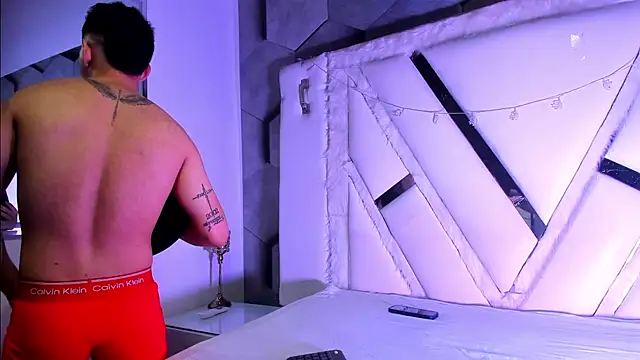 Snapshot of GoldenBoyM chatting on 02.06.26 GoldenBoyM online show from 02.06.26