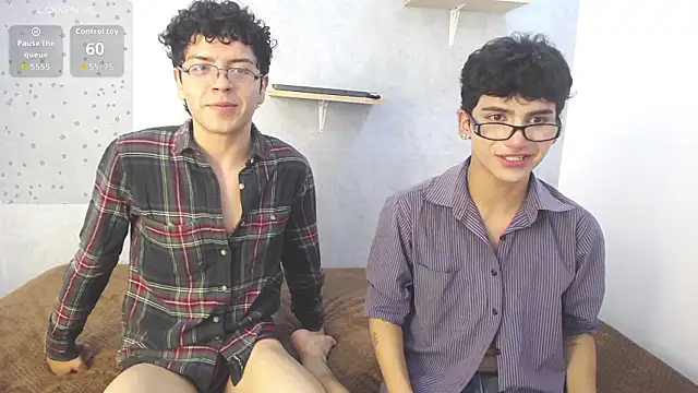 Snapshot of Eliotkinky chatting on 02.10.26 Eliotkinky online show from 02.10.26