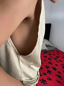 Snapshot of MaxyRyan chatting on 03.17.26 MaxyRyan online show from 03.17.26