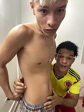 Snapshot of MaxyRyan chatting on 03.24.26 MaxyRyan online show from 03.24.26