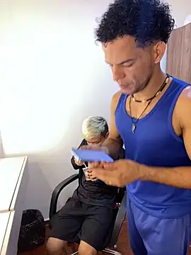 Snapshot of MaxyRyan chatting on 03.28.26 MaxyRyan online show from 03.28.26