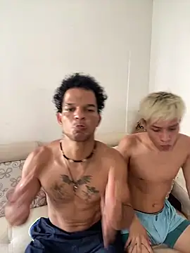 Snapshot of MaxyRyan chatting on 04.01.26 MaxyRyan online show from 04.01.26