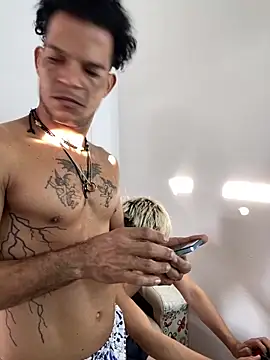 Snapshot of MaxyRyan chatting on 04.03.26 MaxyRyan online show from 04.03.26